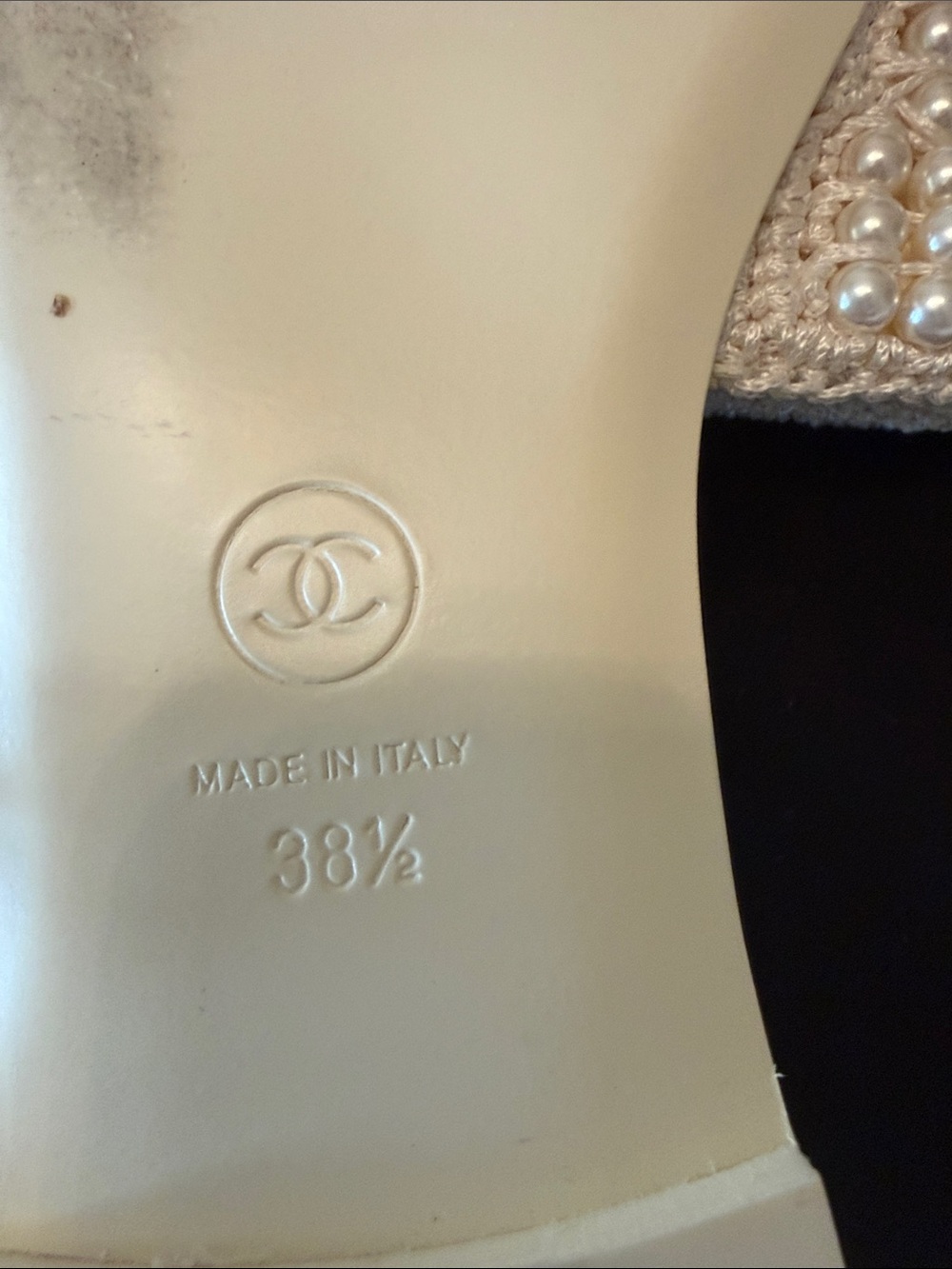 CHANEL White Pearl-Embellished Slide Sandals - Picture 5 of 5